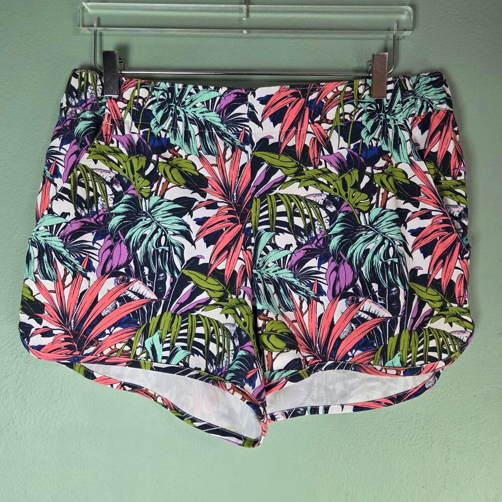 Columbia Womens Pleasant Creek Stretch Shorts Size Large Tropical Leaf Print